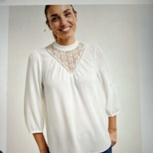 Reitmans white blouse with lace, size L, NWOT